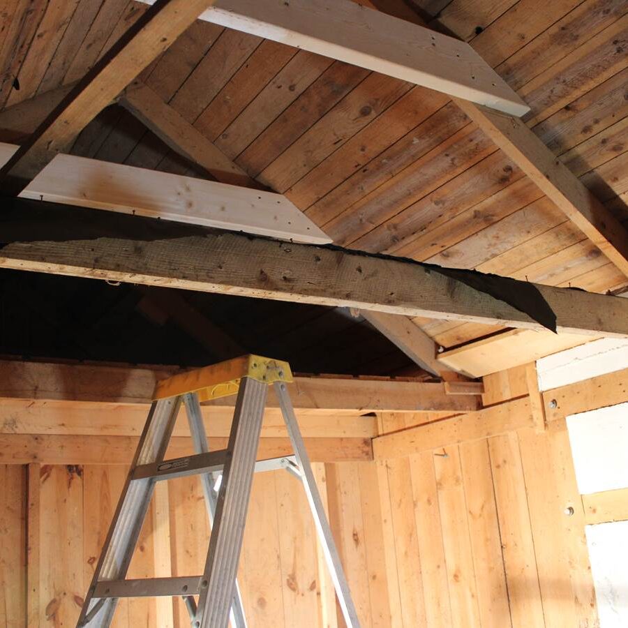 Renoveringsarbete och byggnadsvård genomförd i samverkan med personalen från VVS och EL