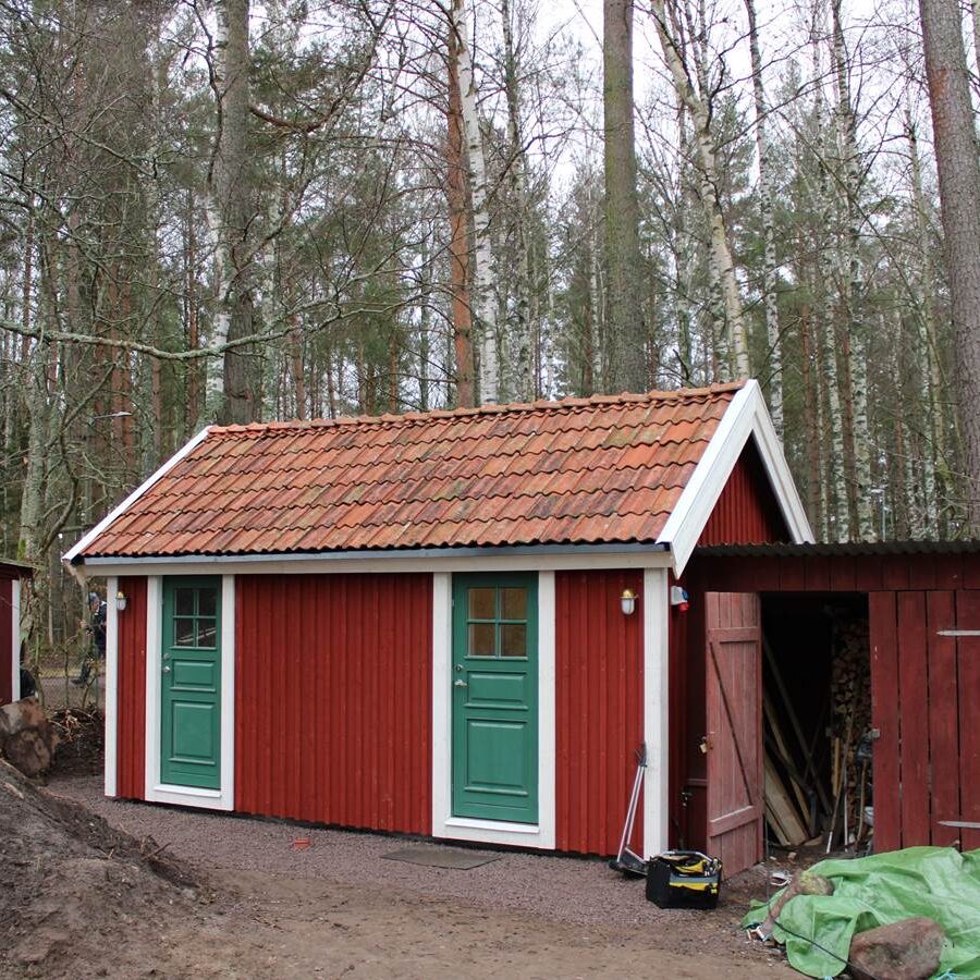 Renoveringsarbete och byggnadsvård genomförd i samverkan med personalen från VVS och EL