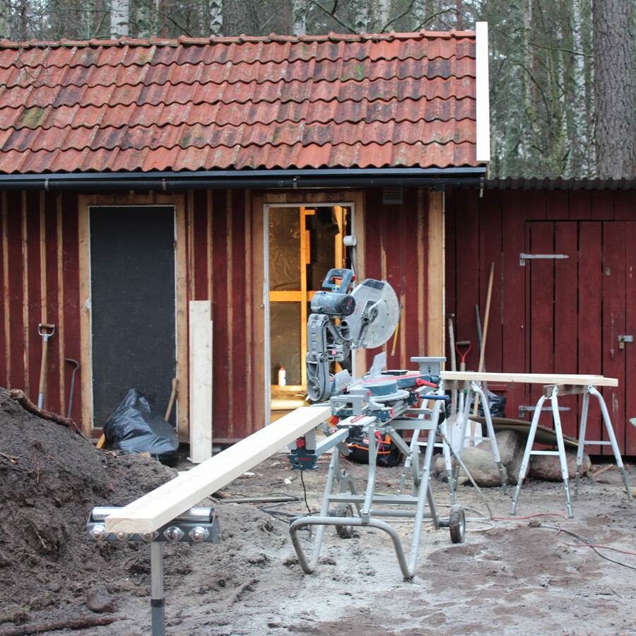 Renoveringsarbete och byggnadsvård genomförd i samverkan med personalen från VVS och EL