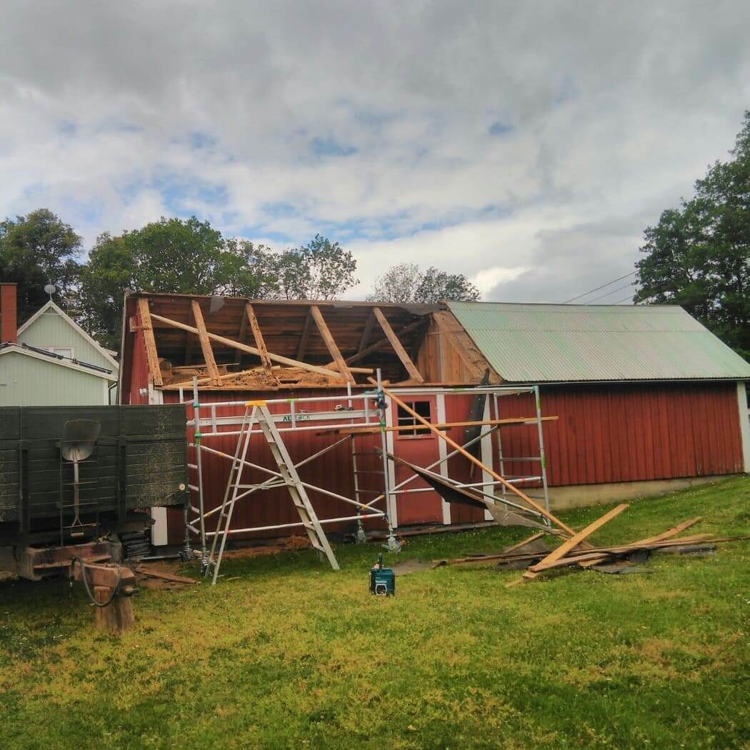 Takbyte och andra renoveringsarbeten i Koverhult