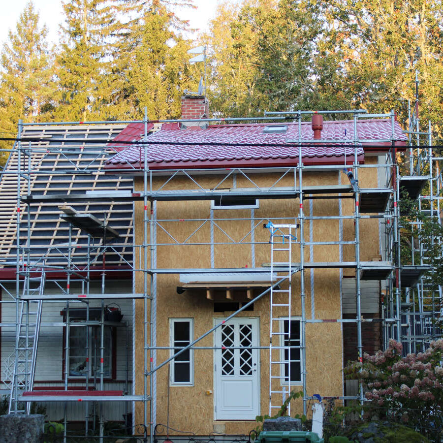 Högkvalitativa renoveringsarbeten i Alsterbo Helläskala - Byggnation av tillbyggna