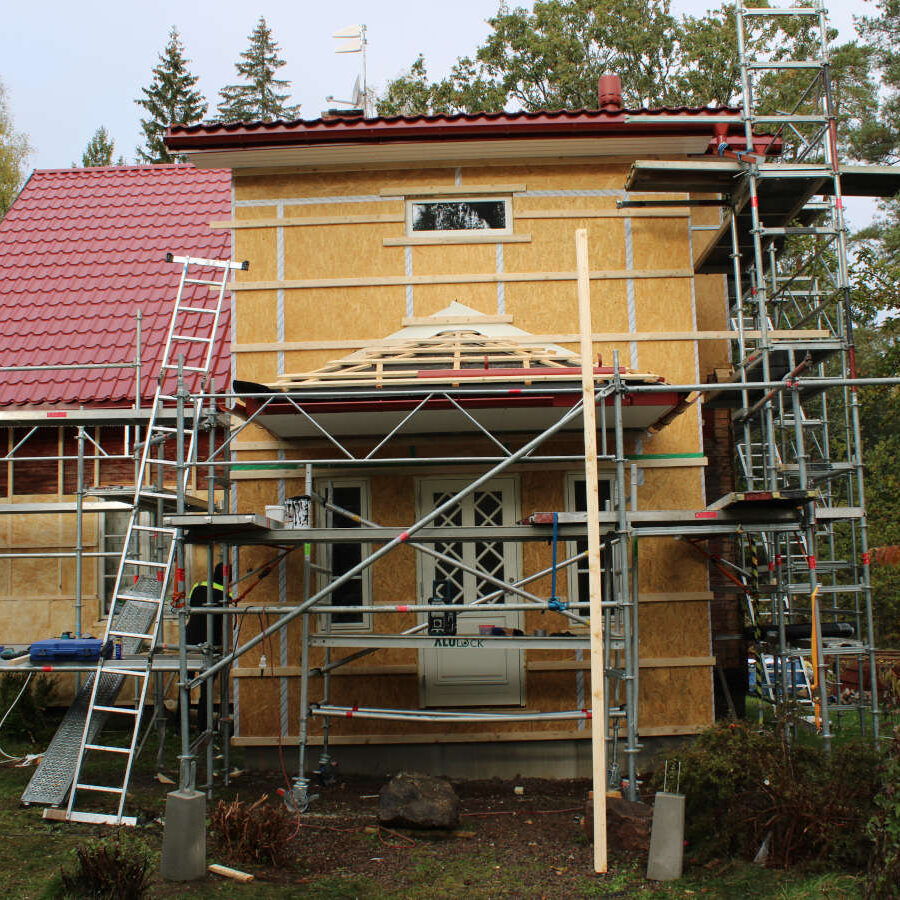 Högkvalitativa renoveringsarbeten i Alsterbo Helläskala - Installation av tak över