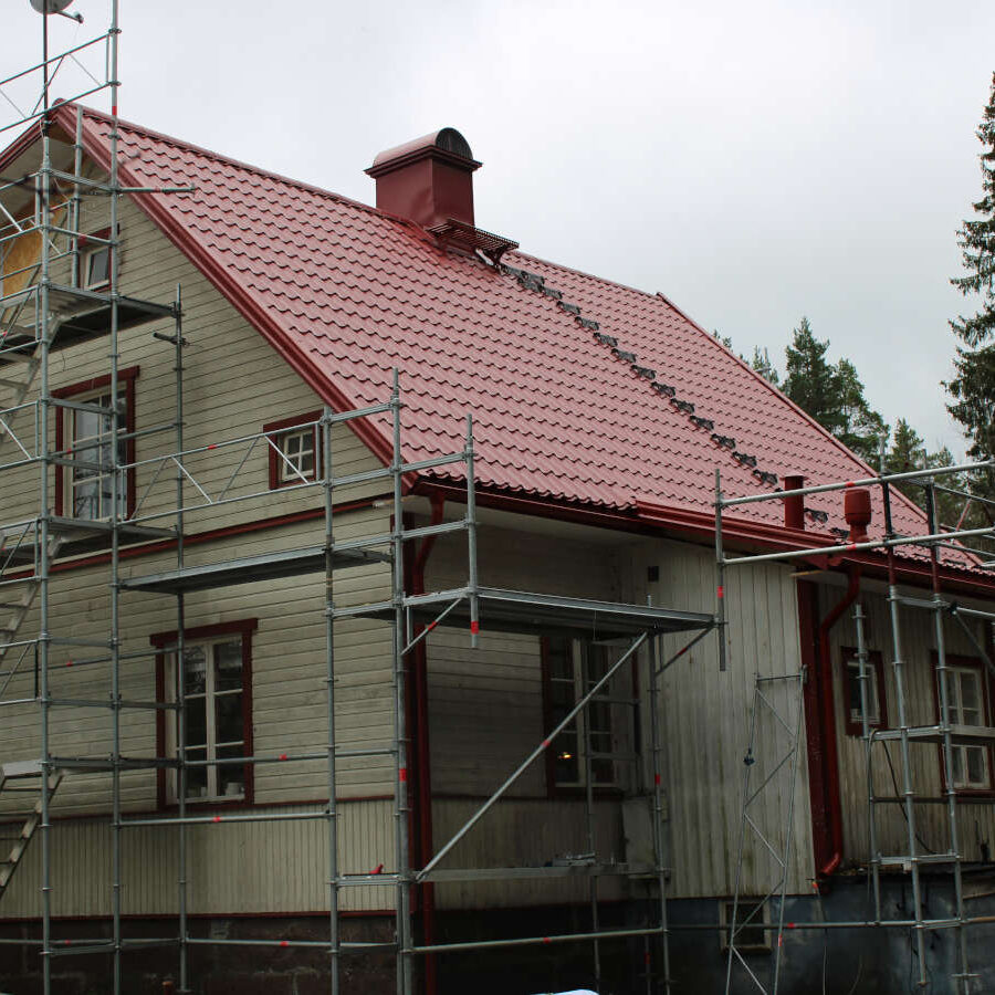 Högkvalitativa renoveringsarbeten i Alsterbo Helläskala - Plåtning av skorsten