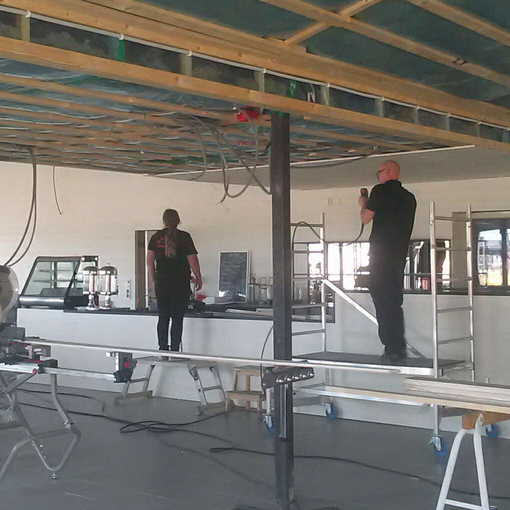 P.Plåt Bygg & AB utför snickeriarbeten och andra renoveringsarbeten inom Kalmar län. Ring oss idag så hjälper vi dig vid ditt nästa bygge!