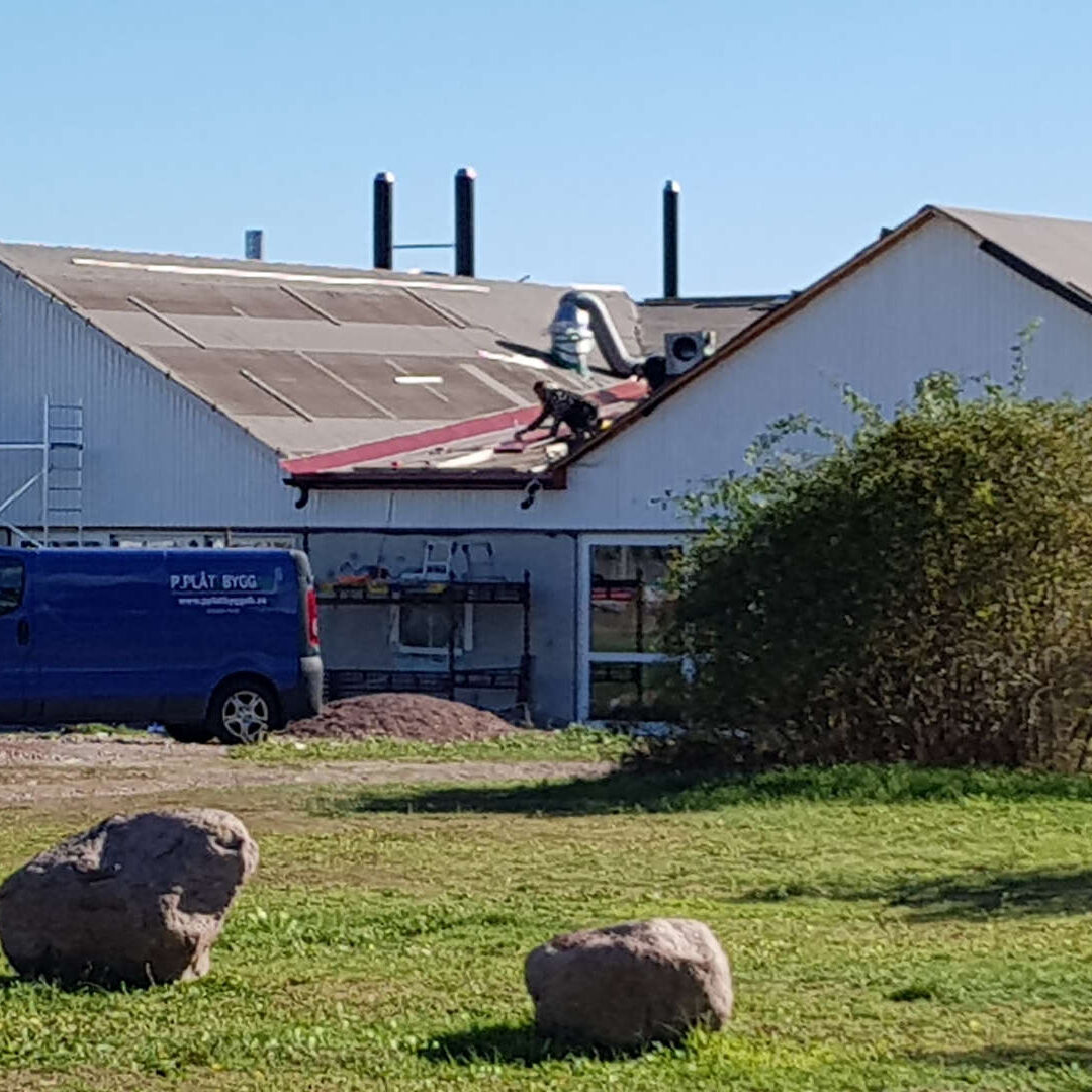P.Plåt Bygg & AB utför alla typer av plåtarbeten och plåtslageri i Mönsterås kommun. Ring oss idag så hjälper vi dig vid din nästa ombyggnation!