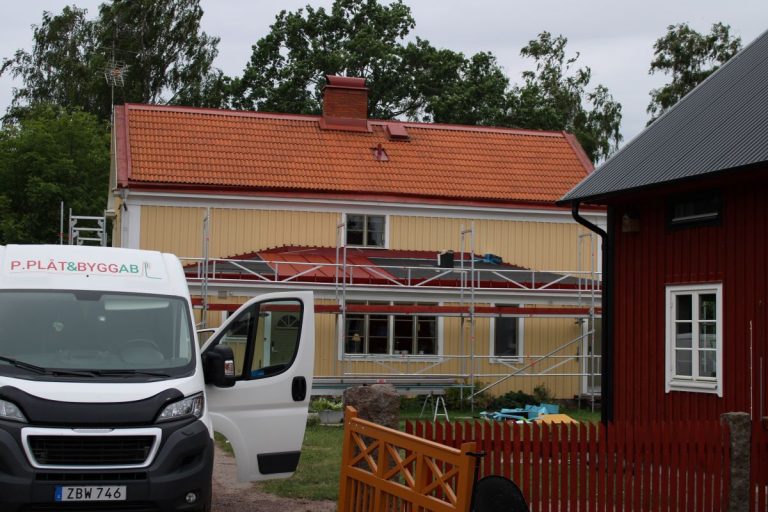 Takläggning med dubbel ståndfals