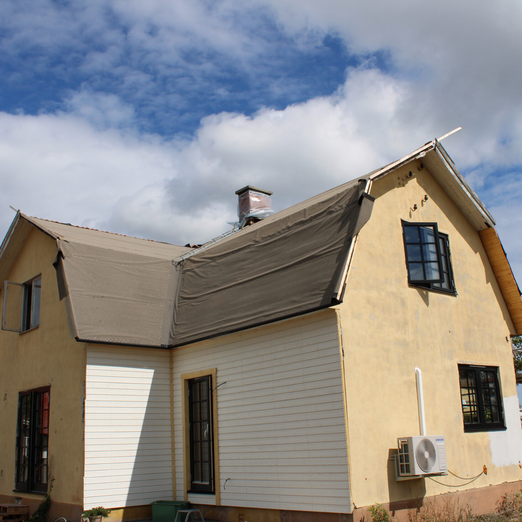 P.Plåt Bygg & AB utför alla typer av plåtarbeten och plåtslageri inom Kalmar län. Ring oss idag så hjälper vi dig vid din nästa ombyggnation!