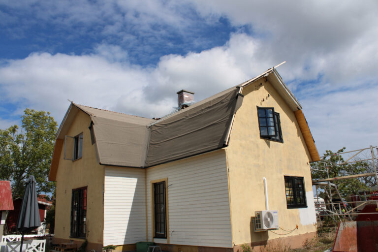 P.Plåt Bygg & AB utför alla typer av plåtarbeten och plåtslageri inom Kalmar län. Ring oss idag så hjälper vi dig vid din nästa ombyggnation!