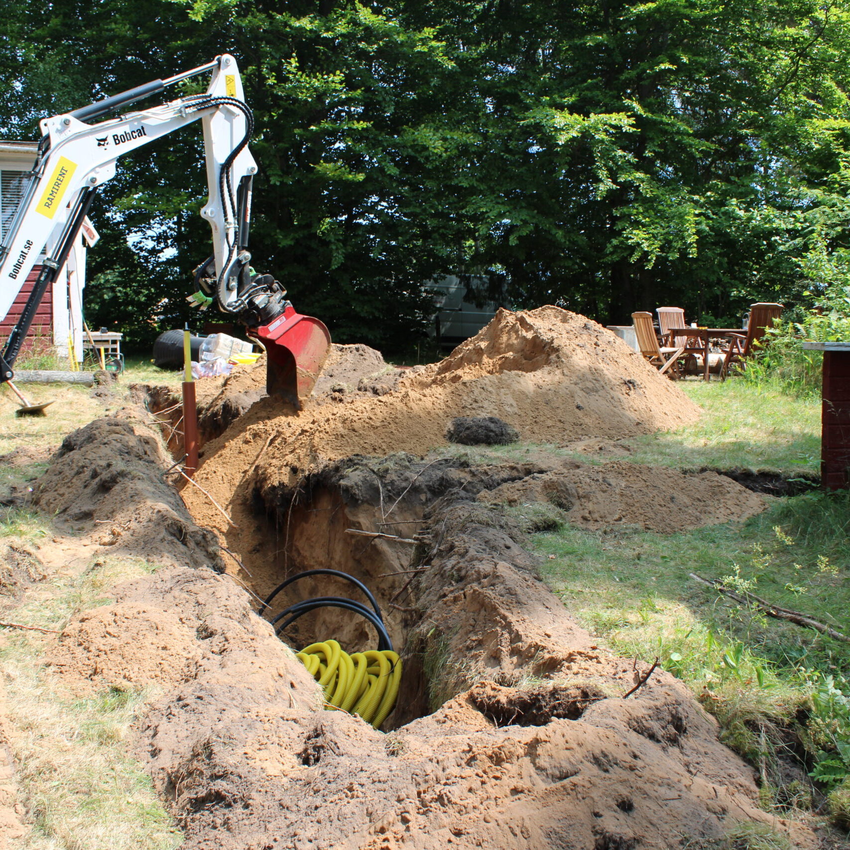 P.Plåt Bygg & AB utför snickeriarbeten, målning, byte av skorsten, tak och andra renoveringsarbeten inom Kalmar län. Ring oss idag så hjälper vi dig vid ditt nästa bygge!
