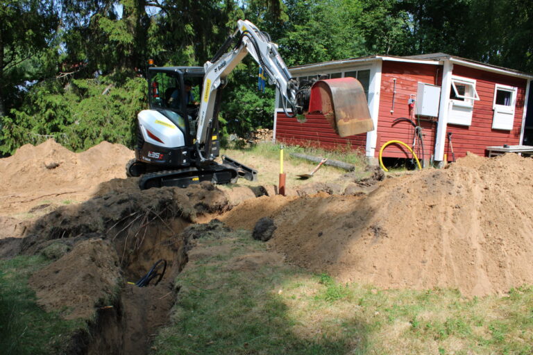 P.Plåt Bygg & AB utför snickeriarbeten, målning, byte av skorsten, tak och andra renoveringsarbeten inom Kalmar län. Ring oss idag så hjälper vi dig vid ditt nästa bygge!