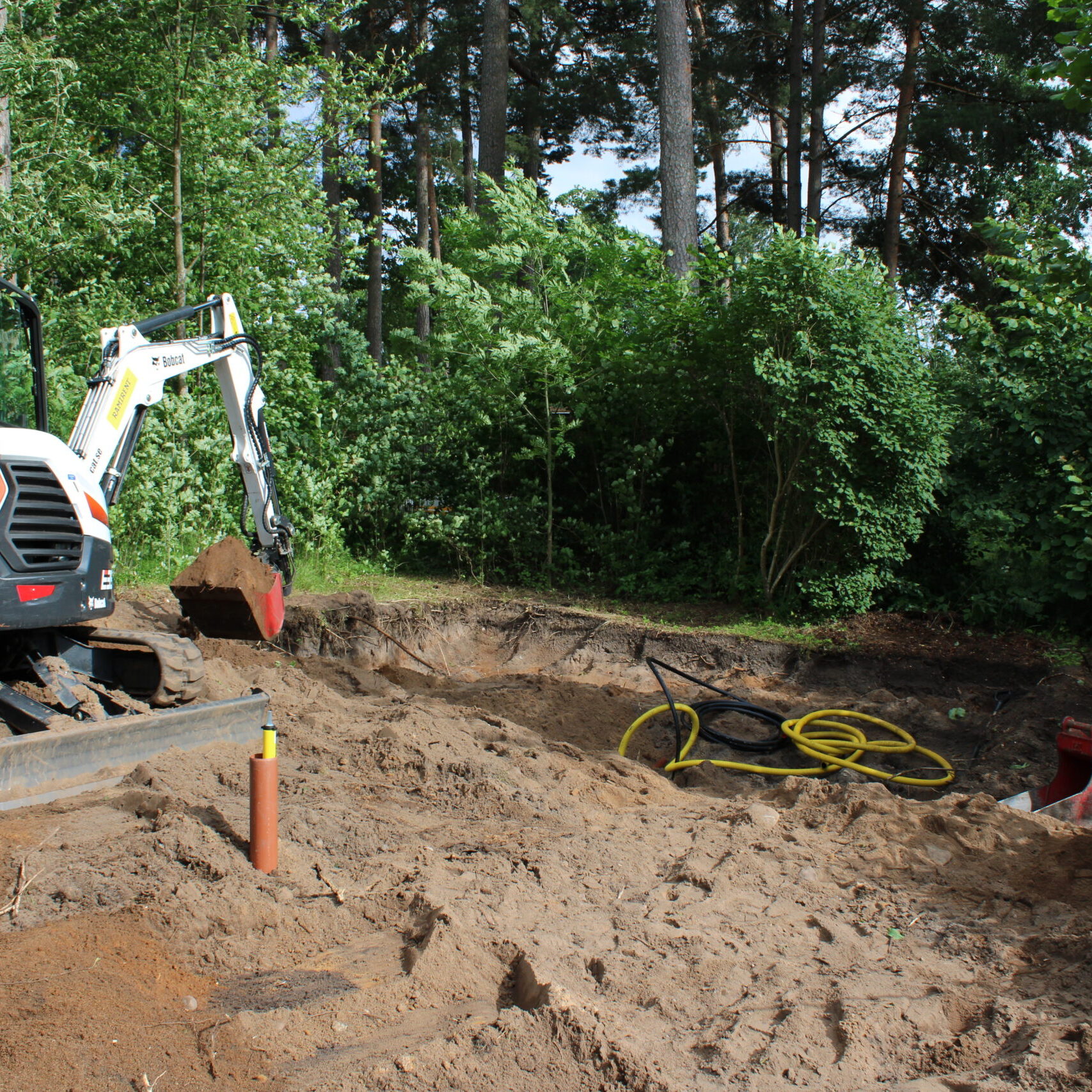 P.Plåt Bygg & AB utför snickeriarbeten, målning, byte av skorsten, tak och andra renoveringsarbeten inom Kalmar län. Ring oss idag så hjälper vi dig vid ditt nästa bygge!