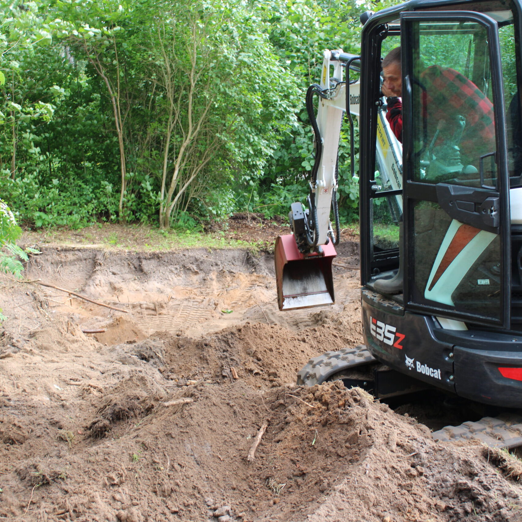 P.Plåt Bygg & AB utför målning, snickeriarbeten och andra renoveringsarbeten inom Kalmar län. Ring oss idag så hjälper vi dig vid ditt nästa bygge!