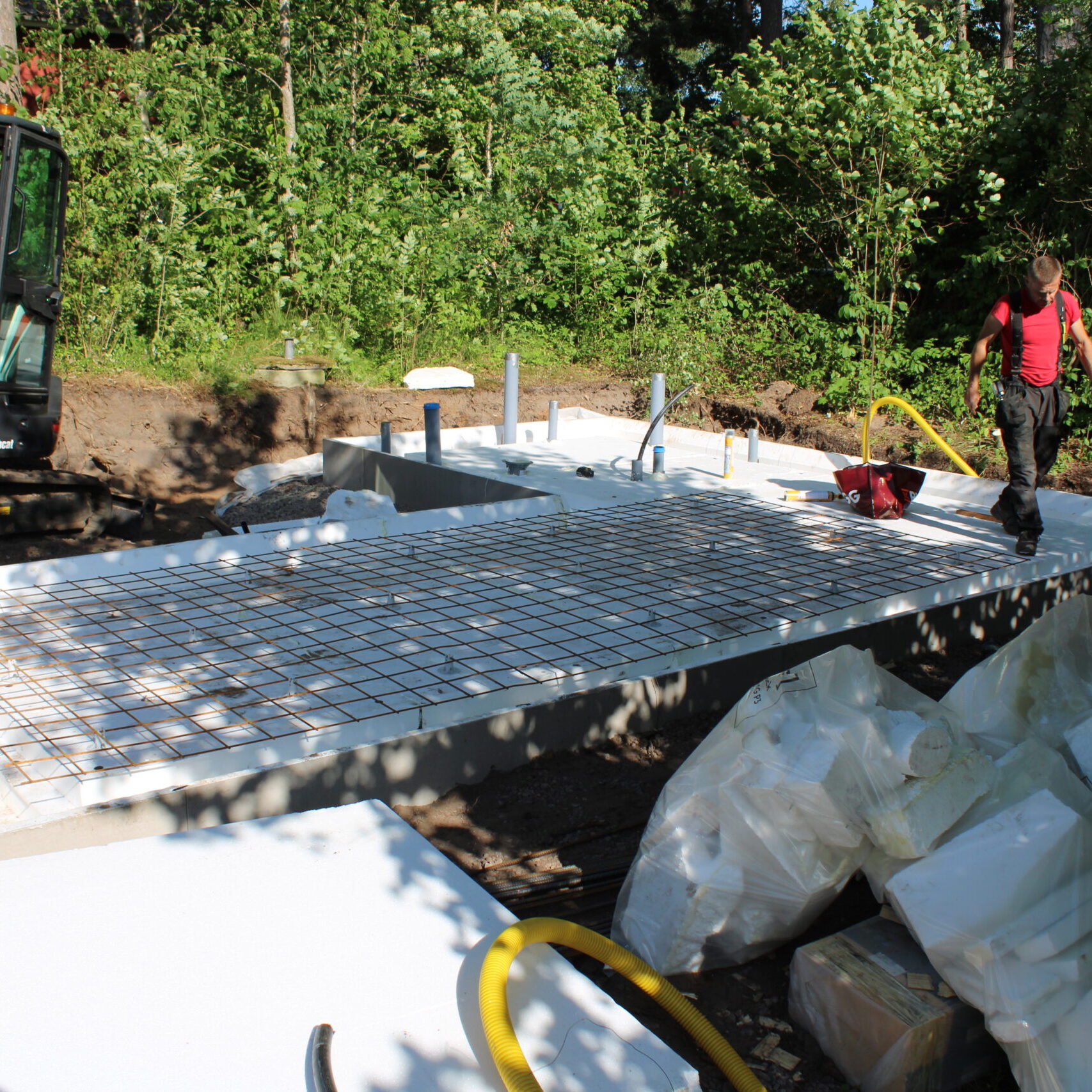 P.Plåt Bygg & AB utför målning, snickeriarbeten och andra renoveringsarbeten inom Kalmar län. Ring oss idag så hjälper vi dig vid ditt nästa bygge!